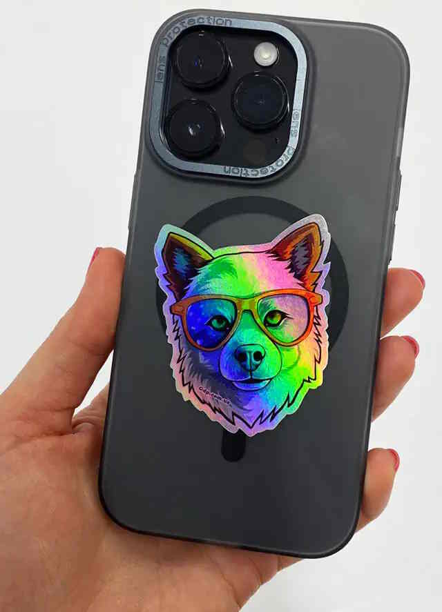 Стикер голографический на чехол телефона